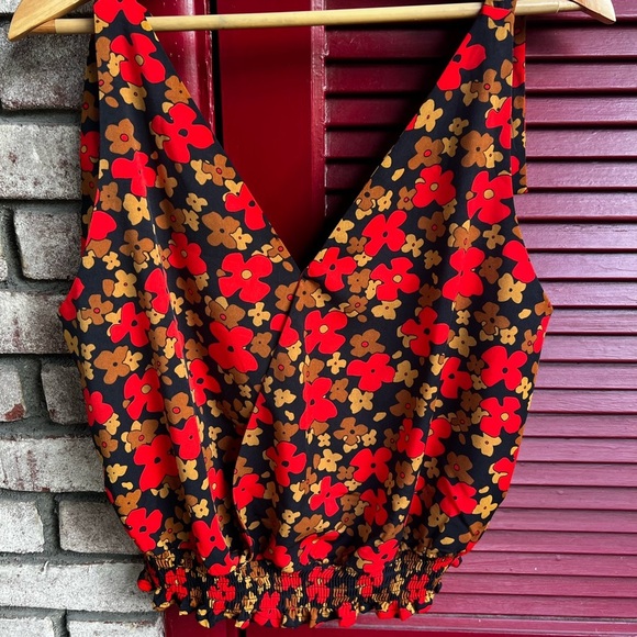 Women’s Willow & Root Large Floral V-Neck Blouse Tank Top - Picture 12 of 12